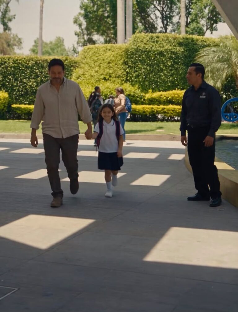 “EL PADRE QUE CONFUNDIERON CON EL CHOFER”,