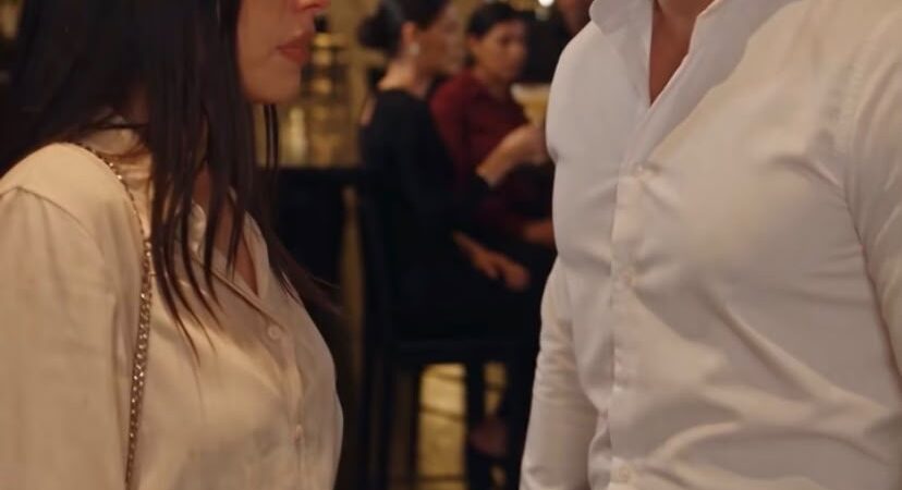 “LA HUMILDE MUJER QUE ENTRÓ AL BAR — PARTE 2”,