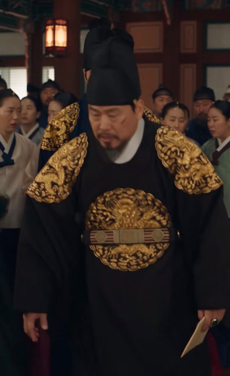 “SU ESPOSO LA VENDIÓ SIN SABER QUE ERA LA HIJA DE LA REINA… ¡Y AHORA TODOS DEBÍAN ARRODILLARSE ANTE ELLA! 😱👑 | PARTE 2”,